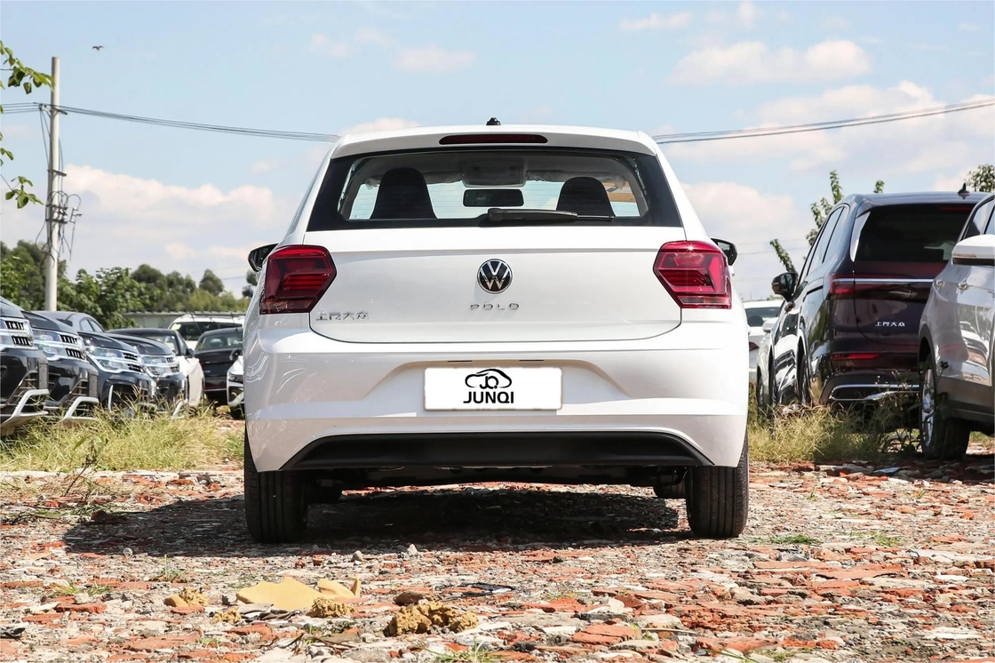 5 portes 5 places Volkswagen voiture essence sous-compact avec conception et mise en page réfléchie