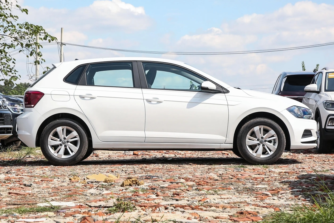 Volkswagen voiture à essence POLO 1.5L voiture à essence pour adultes vitesse maximale 185km/h construction classique
