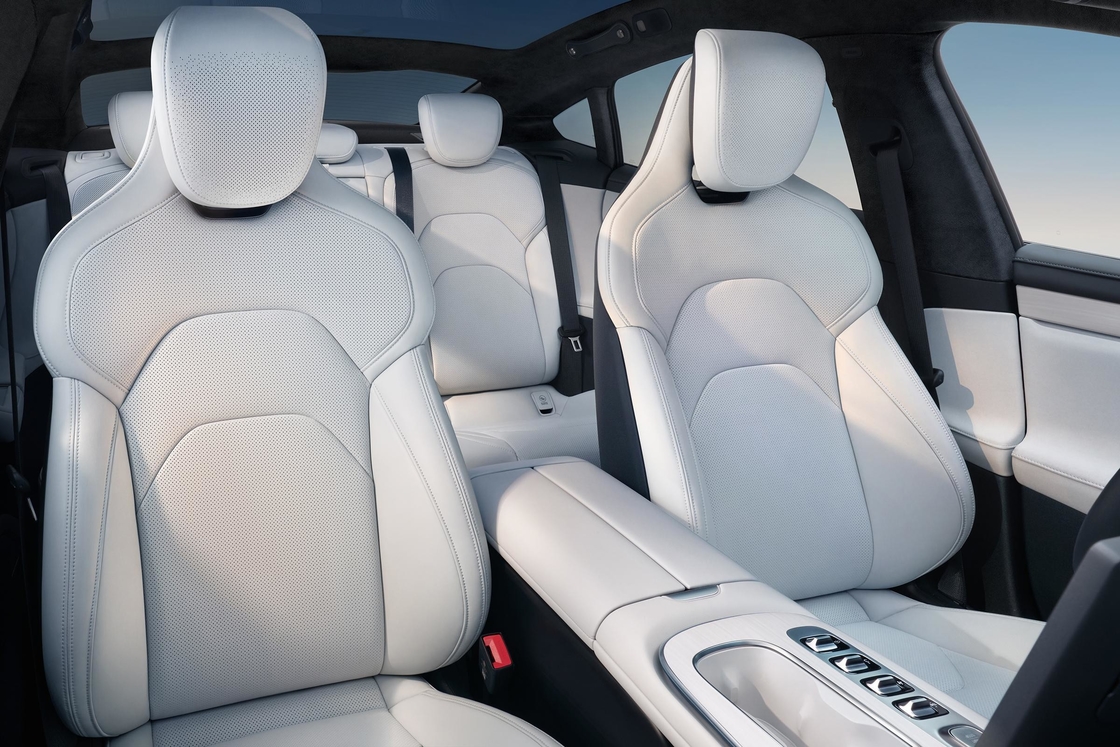 Sédane de type mode Xiaomi voiture électrique SU7 avec un fort sens du mouvement