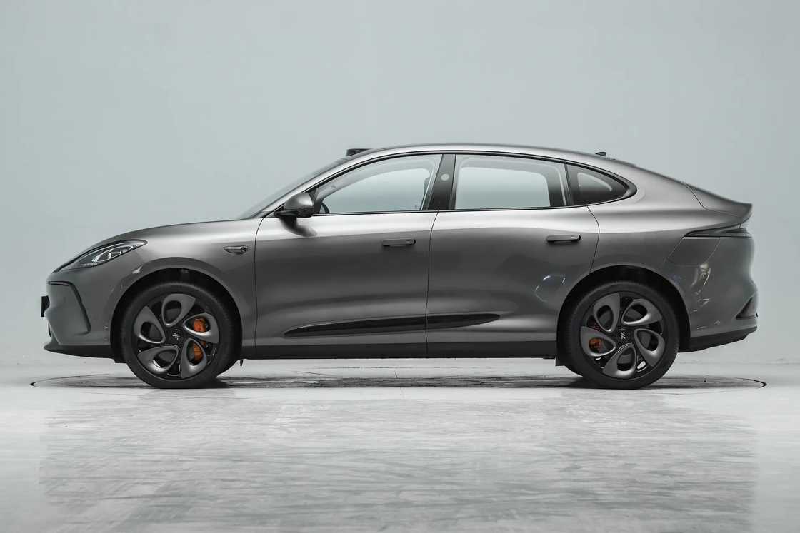 5 sièges IM Voiture électrique à traction intégrale Zhiji LS6 SUV moyen et grand