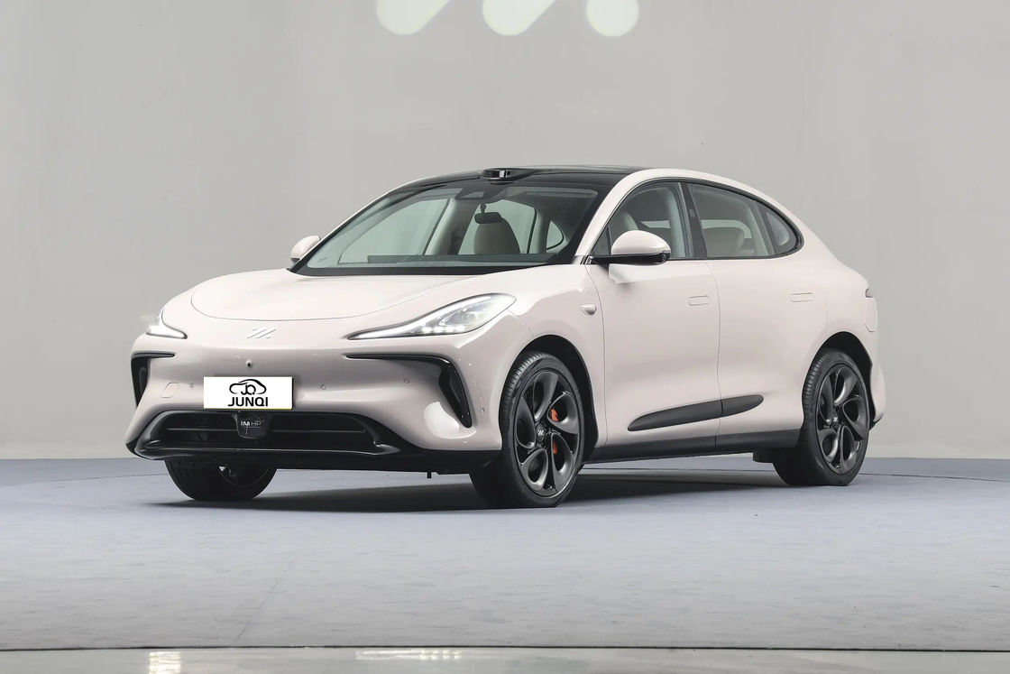 Zhiji LS62023 Max Ultra-Long Range Edition IM Voiture électrique pour SUV moyen et grand avec une autonomie électrique pure de 760 km