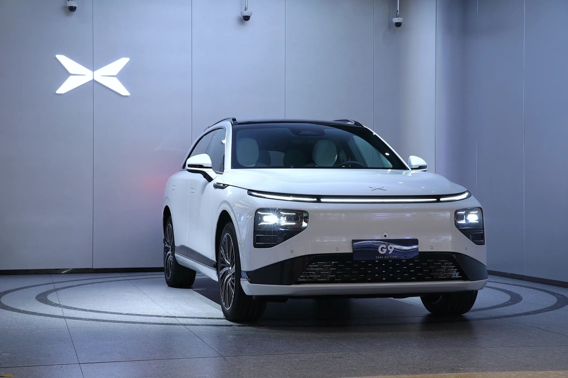 Xpeng G9 SUV électrique pur Moyen à Grand 5 portes 5 places Electric Crossover Xiaopeng Voiture électrique