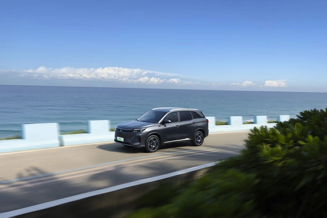 Moderne design Moyenne taille E5 Seres voiture électrique / All Wheel Drive EV SUV
