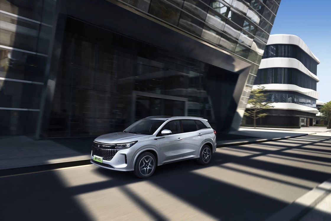 5 sièges AWD Seres voiture électrique SUV 120 chevaux et conduite sans émission