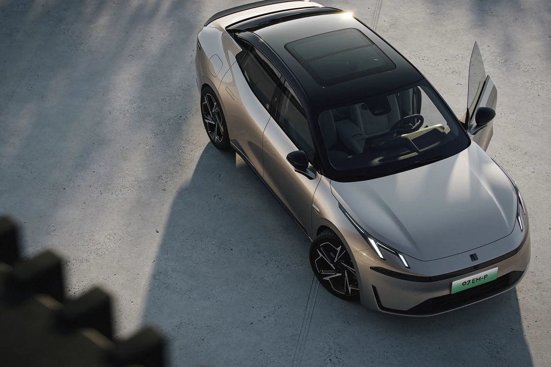 5 sièges Lynk And Co voiture électrique berline type roue avant EV 180km/h