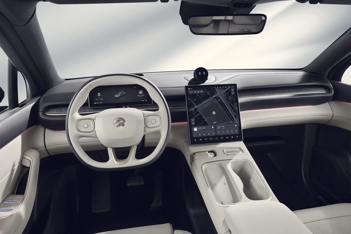 Améliorez votre expérience de conduite avec les lumières douces et les pièces décoratives de la voiture NIO ES6 EV