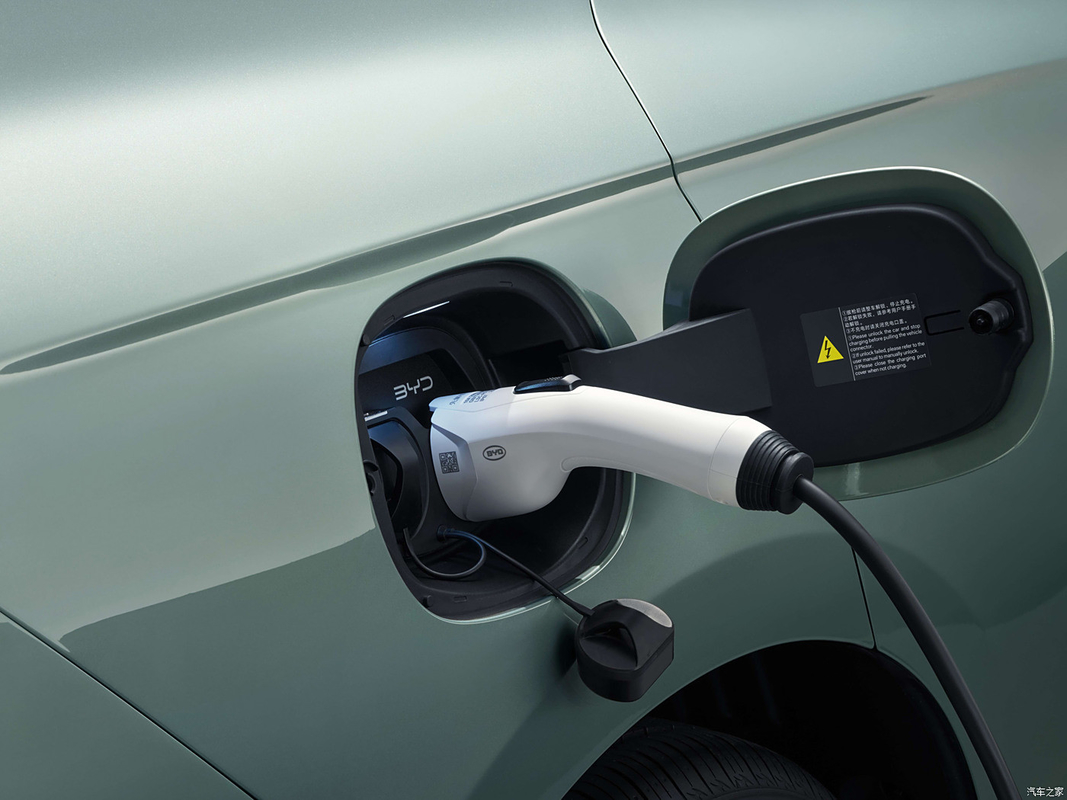 Vitesse maximale 180km/h BYD Electric Car Seal 06 taille moyenne Plug In Hybrid Electric Car