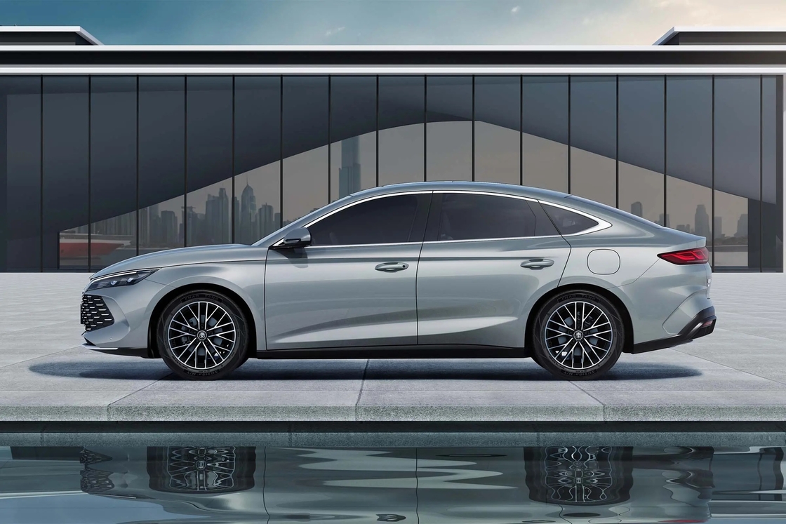 Plug In Hybrid FWD BYD voiture électrique 520km Range Luxe BYD Qin L EV