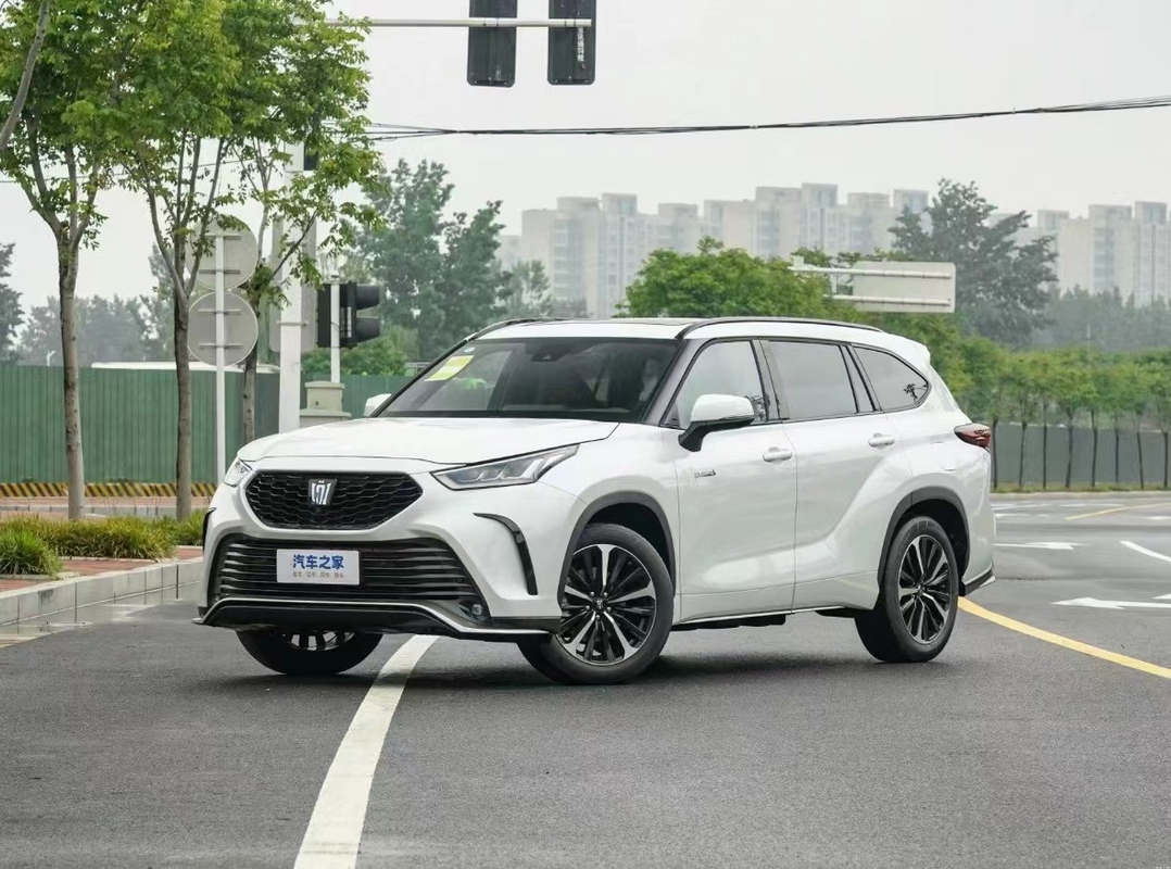 Toyota Crown Land Release Lufang voiture électrique à traction intégrale EV 155 mph Vitesse maximale