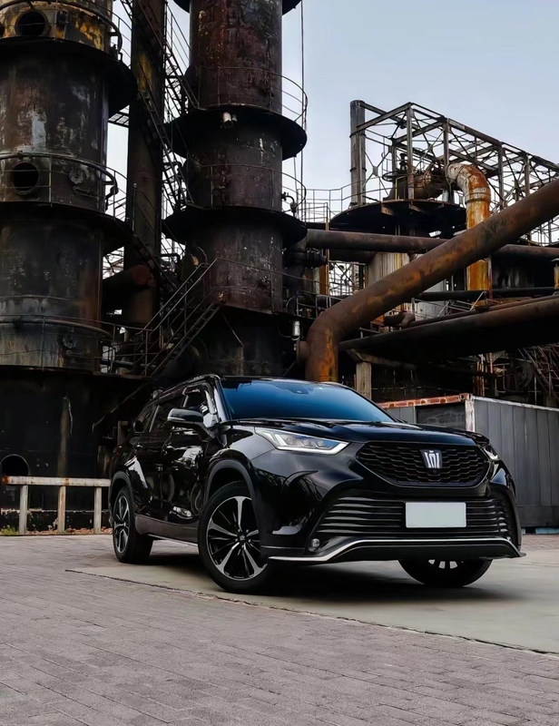Autos électriques Toyota robustes et durables de type hybride Toyota Crown Land Release