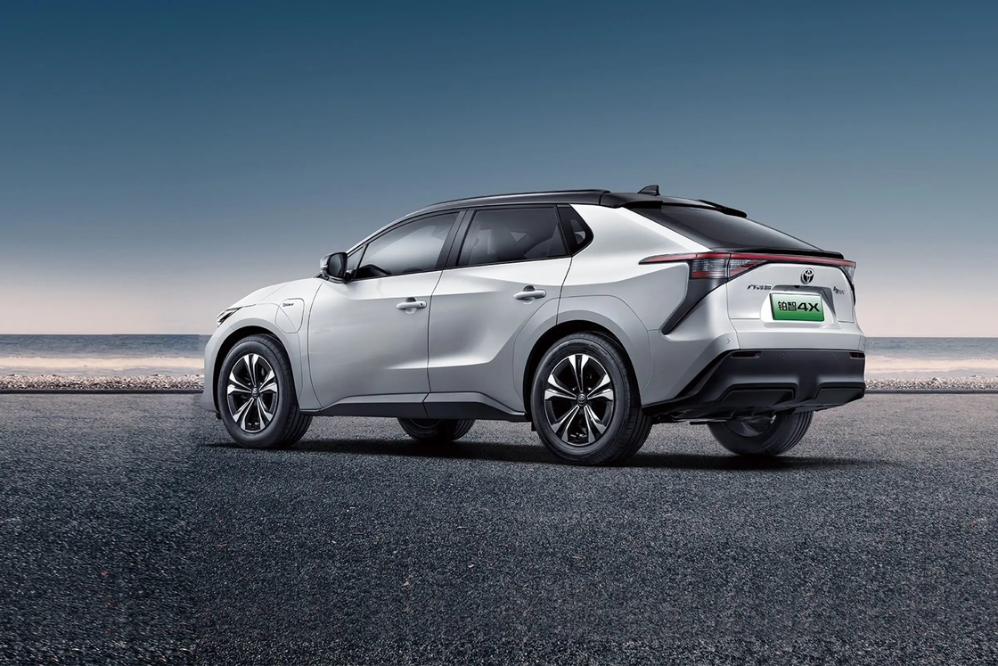 Toyota Bz4x voiture électrique à 120 mph FWD Hatchback SUV de taille moyenne Pure Electric 204 HP