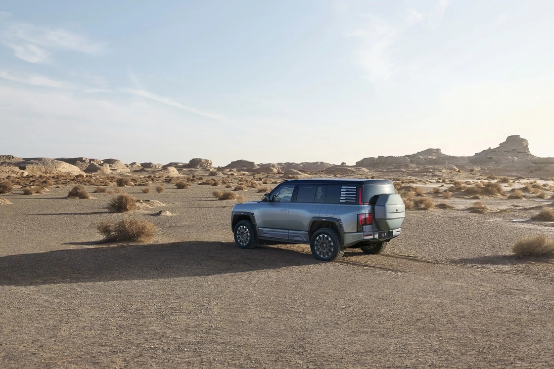 Nouveau SUV tout-terrain Jeep 4X4 Véhicule BYD Yangwang U8 Voiture à vue