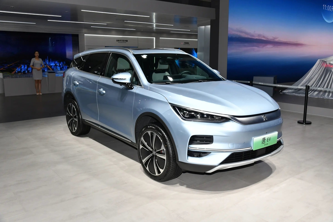 Luxe BYD Tang voiture électrique EV 185Km / h à gauche du volant Plug In SUV hybride