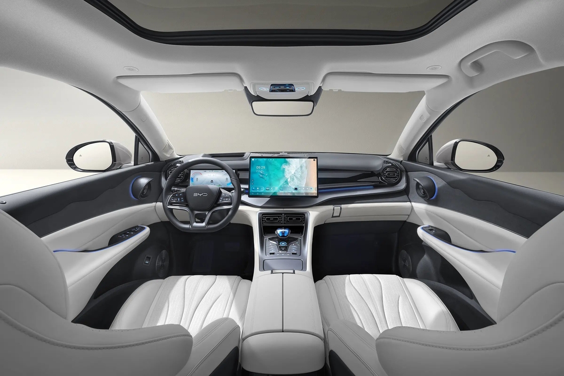 BYD Frigate de voiture électrique 07 Glory Edition Conception hexagonale Shell Couleur intérieure blanche