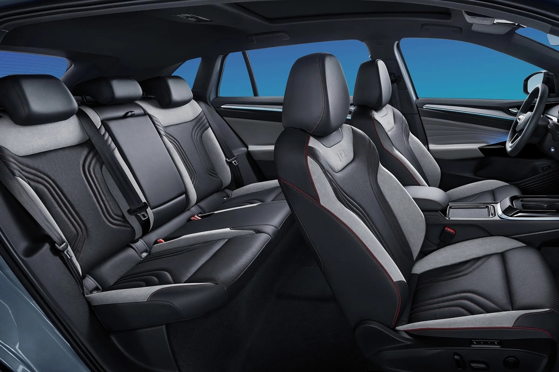 VW Volkswagen ID 4 EV 5 portes 5 places SUV électrique Volkswagen Pour le conducteur moderne