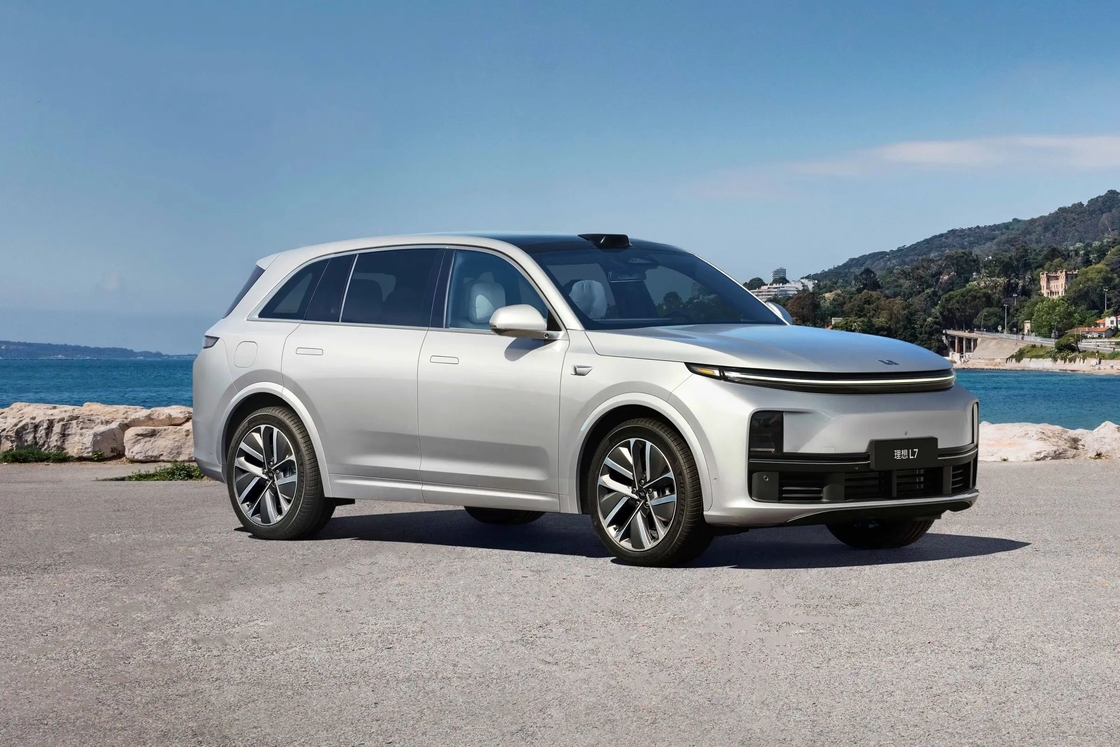 Li L7 SUV de luxe de moyenne à grande portée avec ventilation à quatre places par Lixiang Electric Car