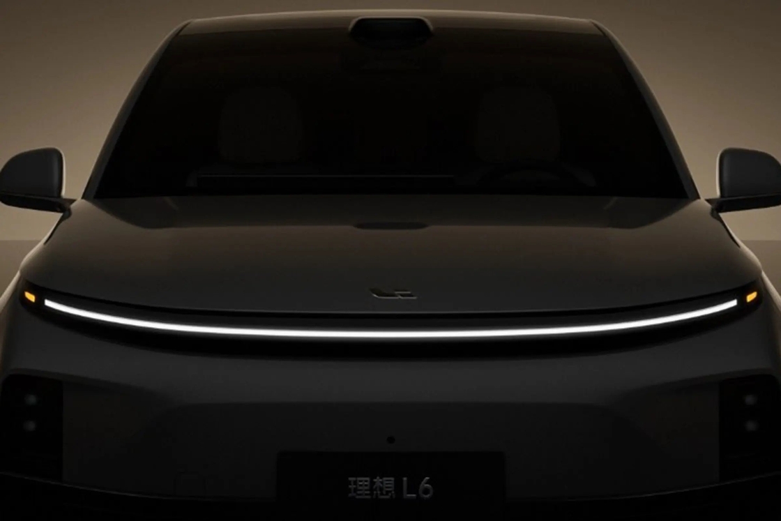 Lixiang Electric Car L6 SUV haut de gamme avec 1,5 tonnes d'amplificateur de portée et 1390 km de portée Interaction à quatre écrans et sièges de luxe