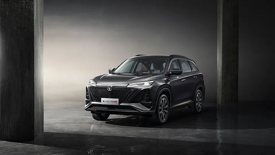 Changan Petrol CS75 Plus SUV Type énergétique à l'essence pour vos aventures quotidiennes