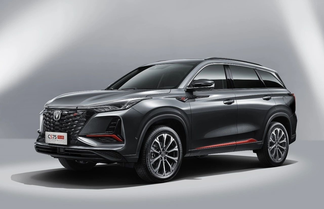 Type de carburant Changan CS75 Plus SUV noir avec 5 sièges