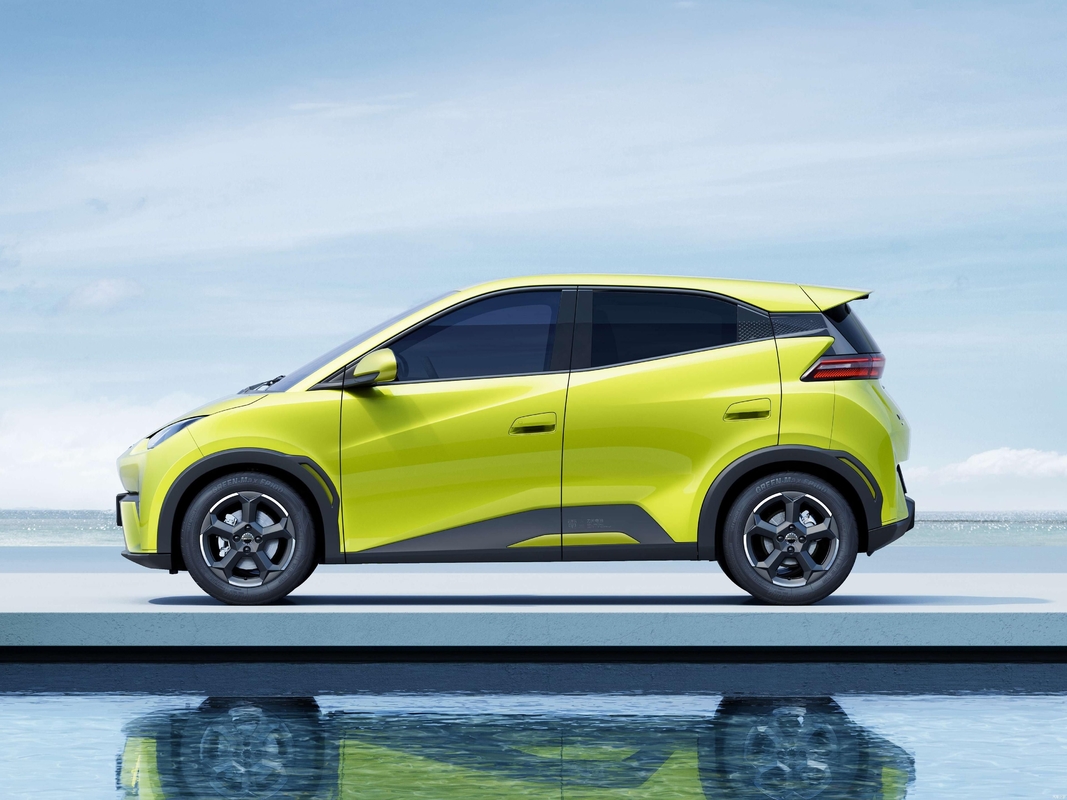 Voiture électrique d'occasion polycolore en option