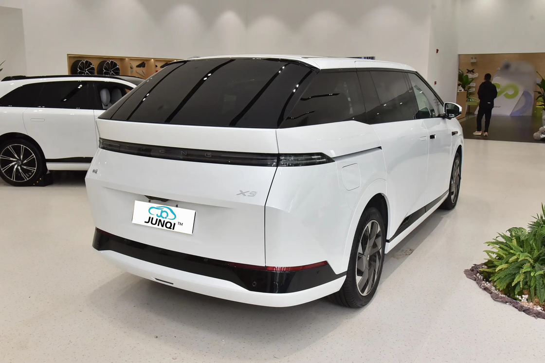 2024 Xpeng X9 MPV Pure Electric 320Ps Ultra Long Range 702 AWD 640km Pro Max avec le véhicule X9 New Energy