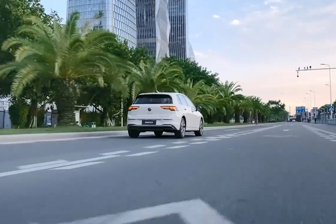 Volkswagen voitures d'occasion 2023 GOLF PRO 200TSI gauche VW GOLF 4 5 6 7 8 GTI conduite à la main voiture à essence Nouvelle fabriquée en Chine Caméra LED électrique