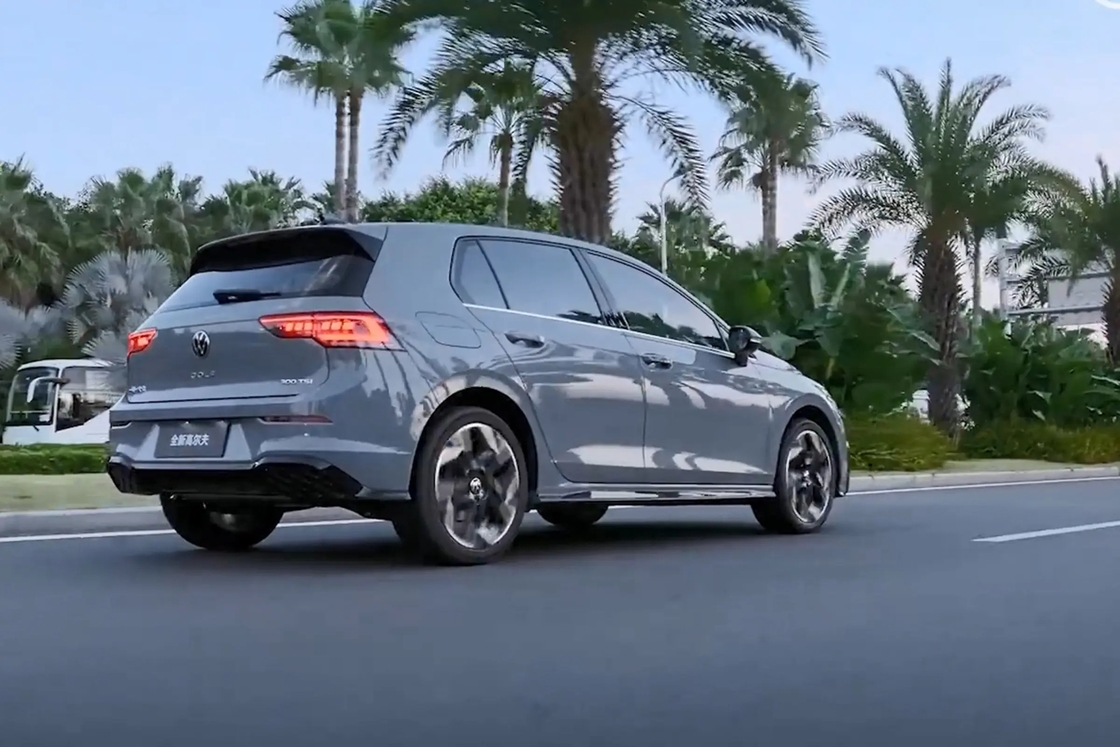 Vente à chaud pas cher Chine Voiture 2023 Volkswagen Golf8 380 TSI DSG GTI Benzine Berline Voitures d'occasion