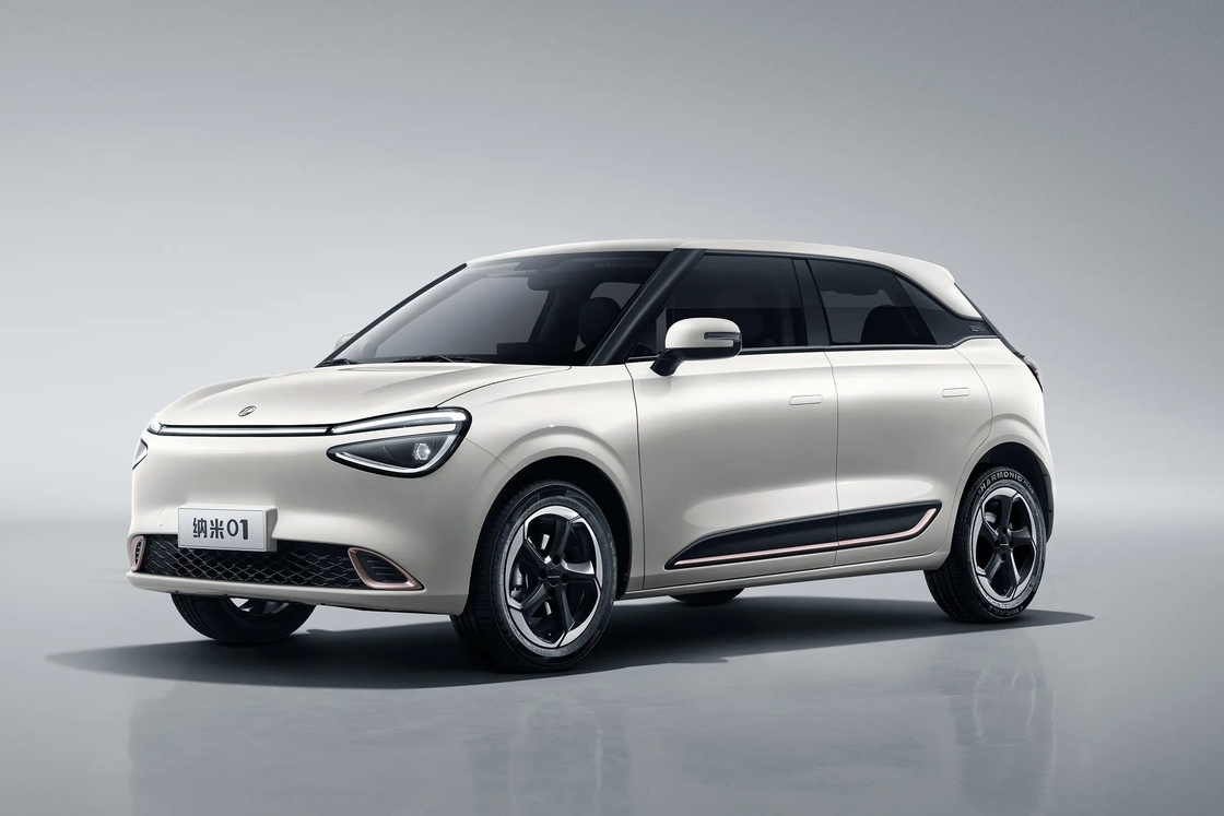 Auto 4 sièges Dongfeng Nami Box véhicule à énergie neuve 4 roues voiture électrique véhicules pour adultes fabriqués en Chine Ev Voiture à grande vitesse 100km/h