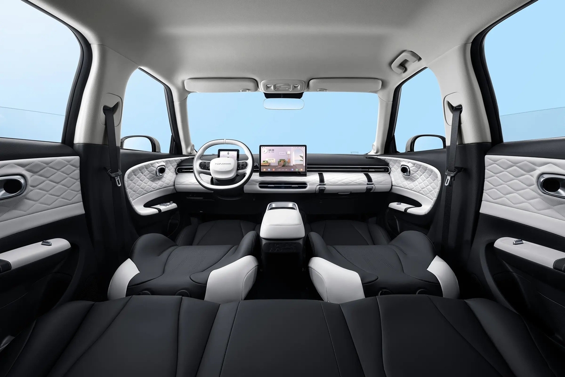 Auto 4 sièges Dongfeng Nami Box véhicule à énergie neuve 4 roues voiture électrique véhicules pour adultes fabriqués en Chine Ev Voiture à grande vitesse 100km/h