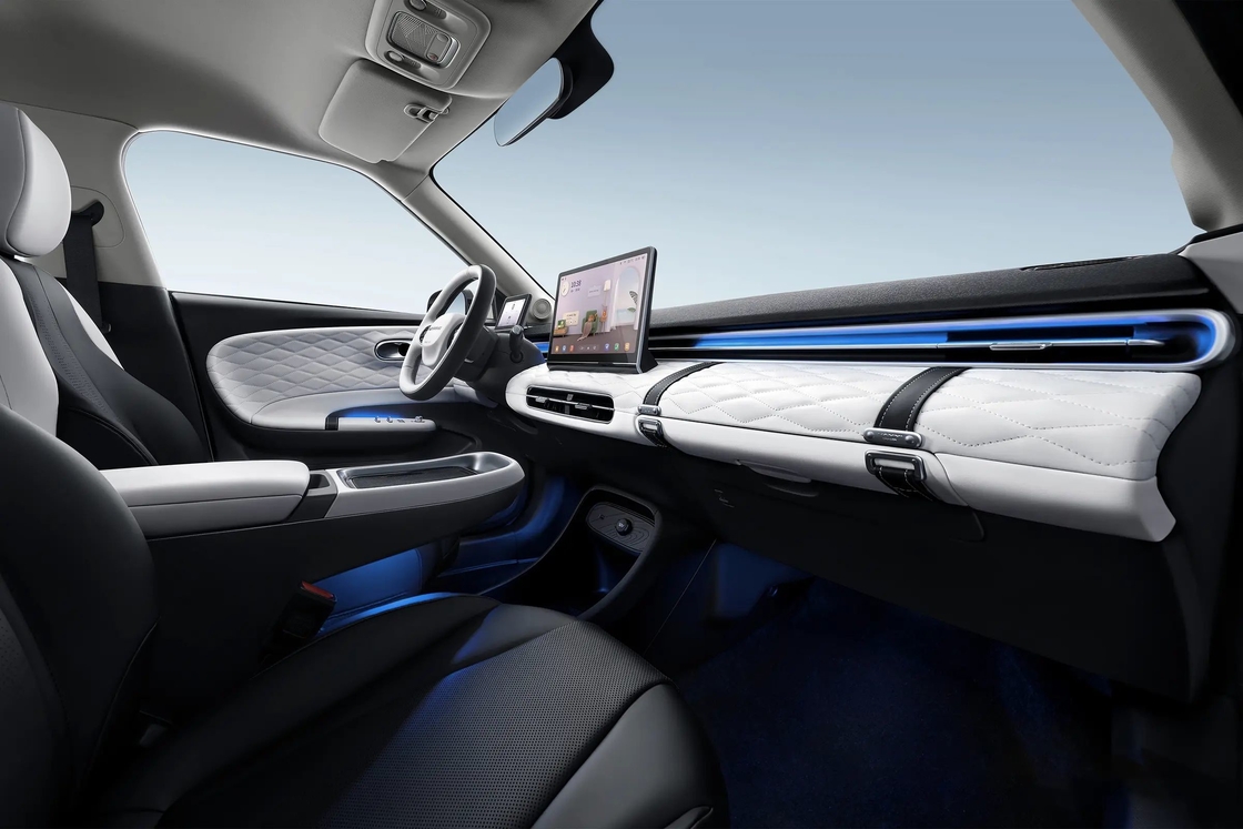 Véhicules à énergie nouvelle 201km Longue durée de vie de la batterie Suv Ev 5 portes 4 places Ev Cars Nami Dongfeng Nano Box 0km Voiture d'occasion