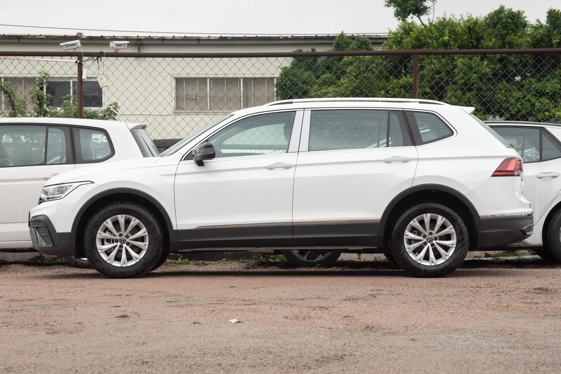 Vente à chaud Volkswagen Tiguan 2024 330TSI Chine SUV voiture de sport d'occasion à l'exportation à vendre