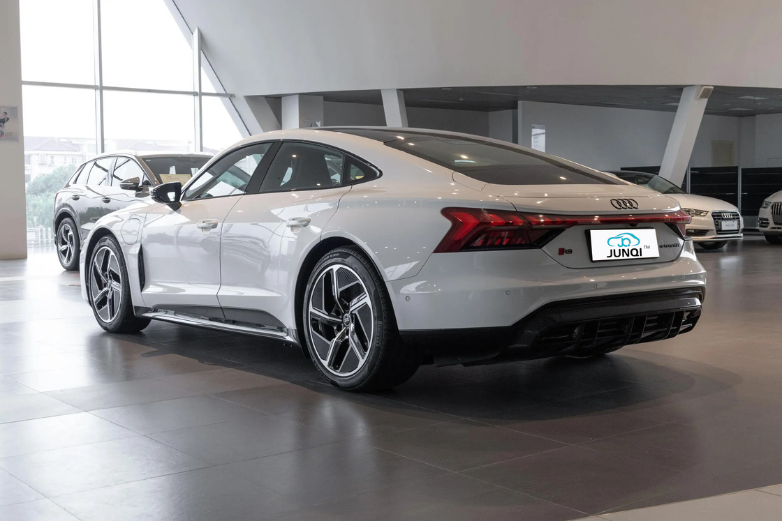 Au-di RS E-tron GT 2024 Tout électrique Sports Sedan 4WD 495km Autonomie 510kW Puissance Luxe Au Di EV Avec des caractéristiques de sécurité avancées
