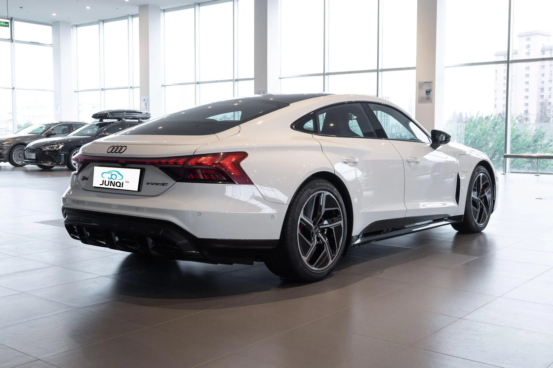 Au-di RS E-tron GT 2024 Tout électrique Sports Sedan 4WD 495km Autonomie 510kW Puissance Luxe Au Di EV Avec des caractéristiques de sécurité avancées