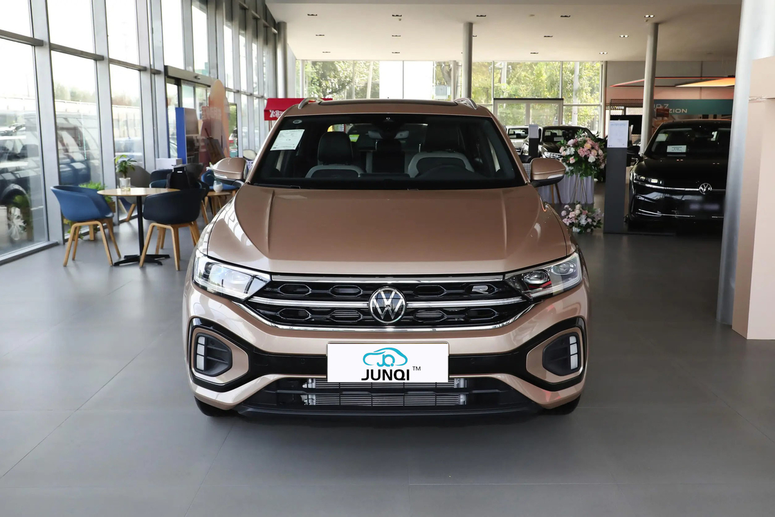 Fabrique en gros VW T-Roc SUV à essence Véhicule 4 portes 5 places voiture familiale