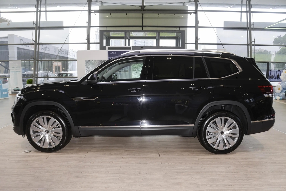 Chine voiture d'occasion VW Touron 2.5T-A/MT-530 4WD version phare 7 places SUV grand espace