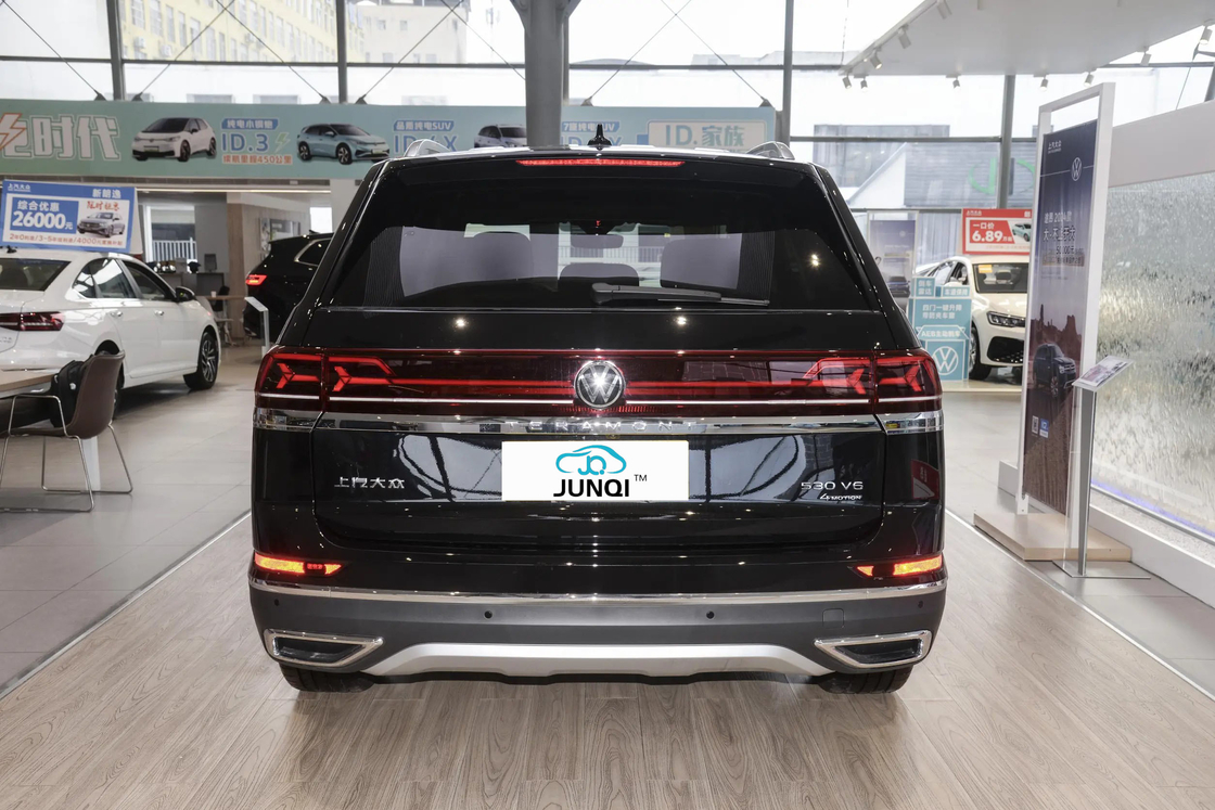 Chine Voiture VW Touron 2.5T-A/MT-530 version phare 4 roues motrices 7 places SUV grand espace