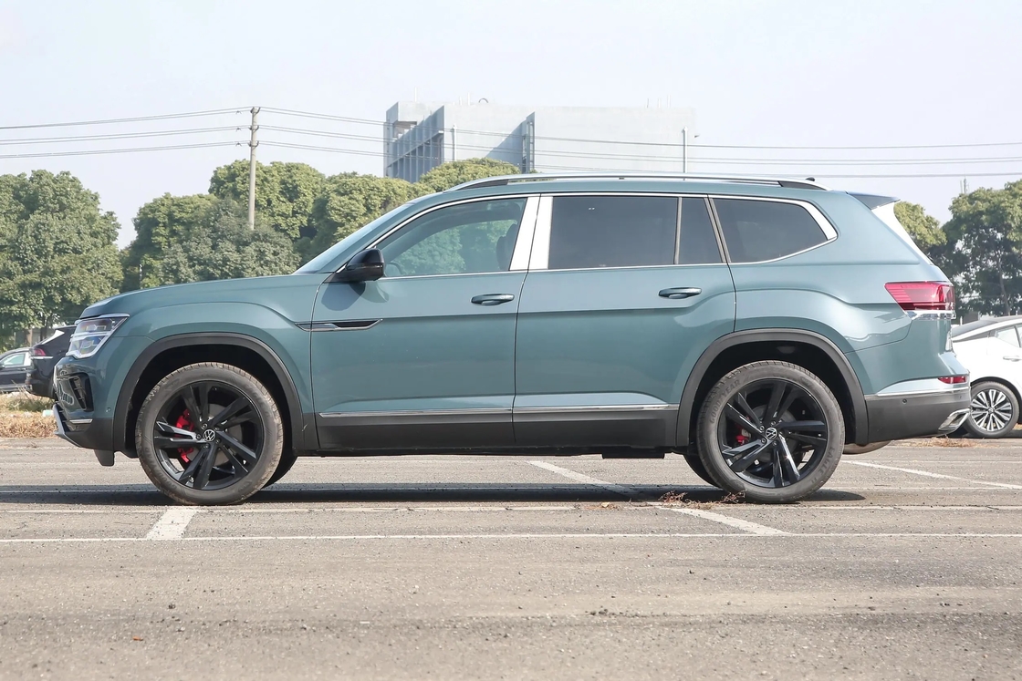 SUV moyen et grand Volkswagen Benzine Car Tuon 330TSI Avec moteur 2.0T 220HP L4 et double embrayage à 7 vitesses