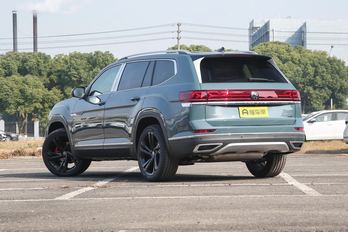 SUV moyen et grand Volkswagen Benzine Car Tuon 330TSI Avec moteur 2.0T 220HP L4 et double embrayage à 7 vitesses