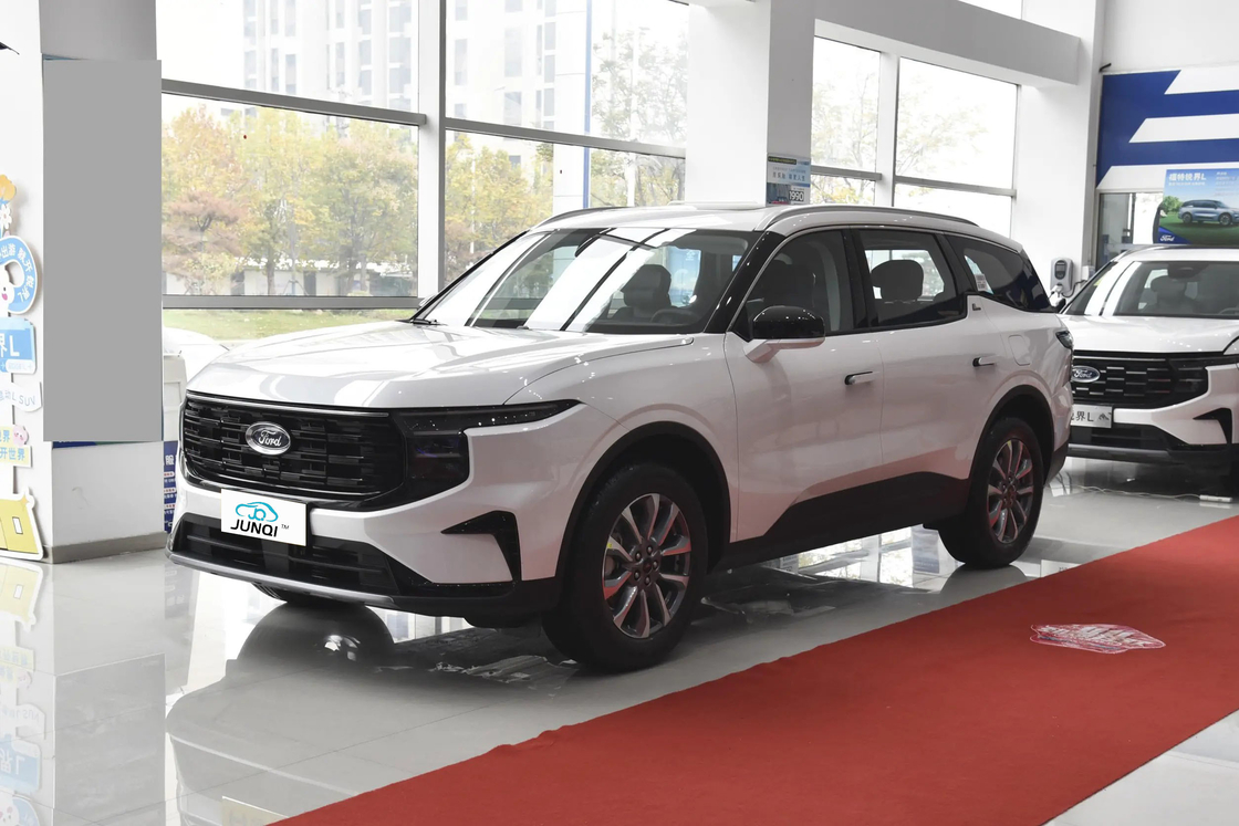 Changan FORD -2024 Ruijie L 2.0T EcoBoost à deux roues motrices à sept places modèle élégant